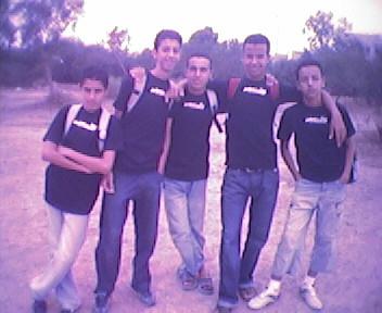5 boys (black rip)